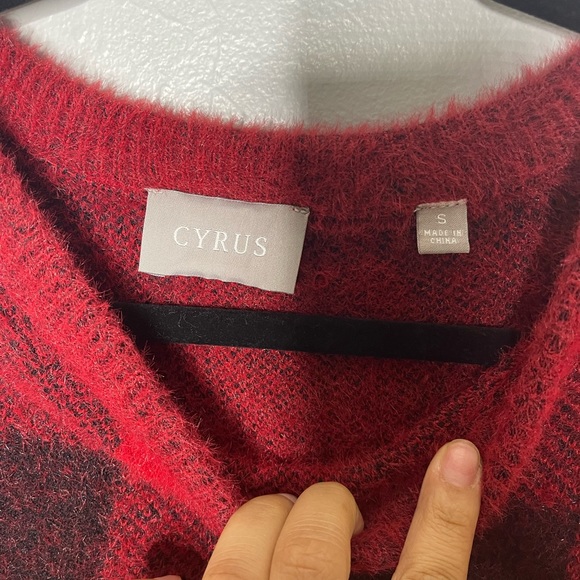 Cyrus Red and black fuzzy sweater | S - Picture 3 of 7